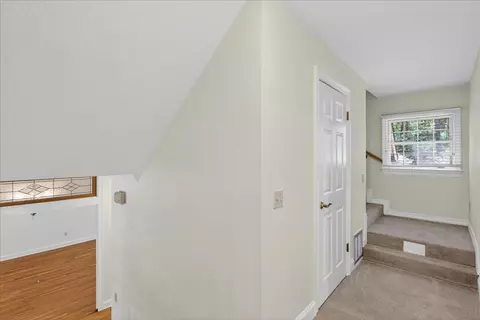 Entry Way - 10 Heritage Trl, Laurel, MS 39440 photo 6 of 7