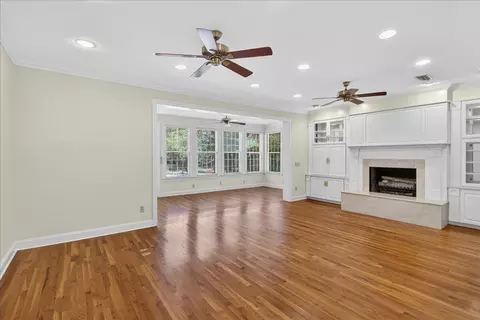 Living - 10 Heritage Trl, Laurel, MS 39440 photo 2 of 11
