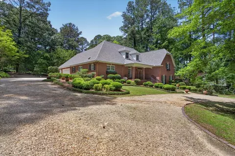 Exterior - 10 Heritage Trl, Laurel, MS 39440 photo 2 of 8