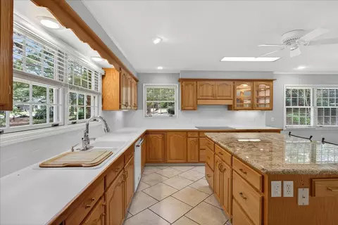 Kitchen - 10 Heritage Trl, Laurel, MS 39440 photo 1 of 4