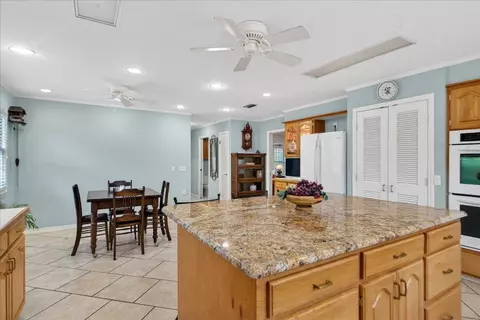 Kitchen - 10 Heritage Trl, Laurel, MS 39440 photo 4 of 4