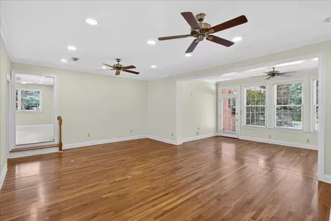 Living - 10 Heritage Trl, Laurel, MS 39440 photo 7 of 11