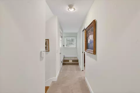 Entry Way - 10 Heritage Trl, Laurel, MS 39440 photo 5 of 7