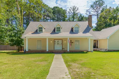 101 Pinewood Dr, Hattiesburg, MS 39402