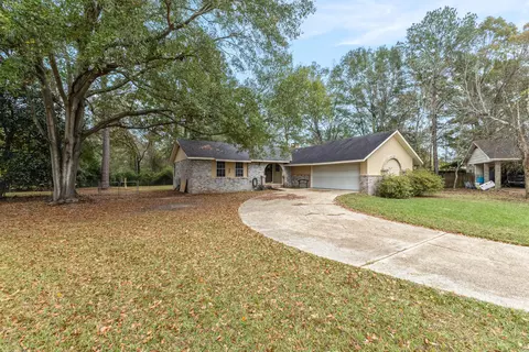 2101 Sunset Dr, Hattiesburg, MS 39402