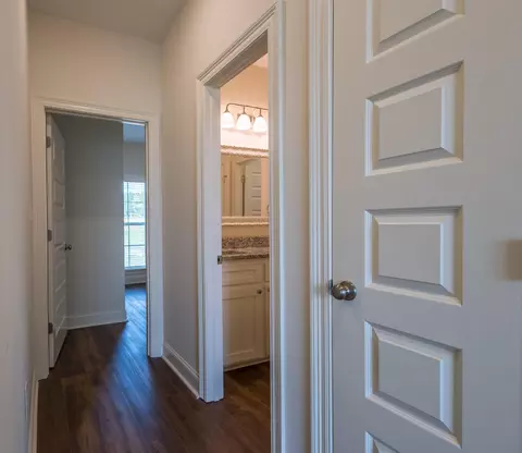 Entry Way - 8 Silverstone, Petal, MS 39465 photo 4 of 4