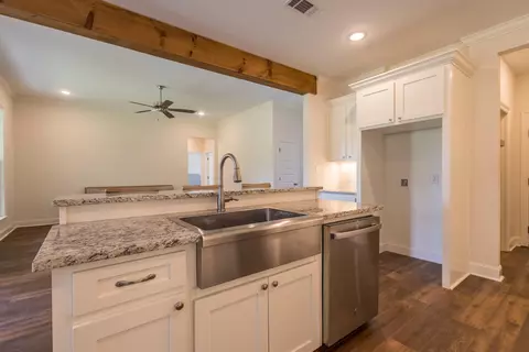 Kitchen - 8 Silverstone, Petal, MS 39465 photo 3 of 4