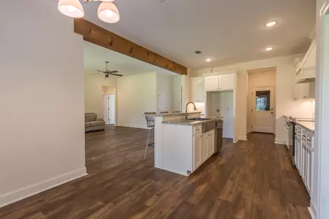 Entry Way - 8 Silverstone, Petal, MS 39465 photo 2 of 4