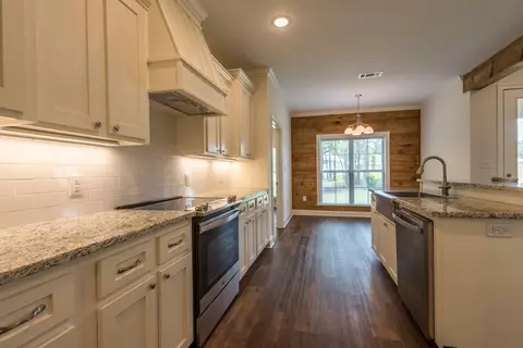 Kitchen - 8 Silverstone, Petal, MS 39465 photo 4 of 4