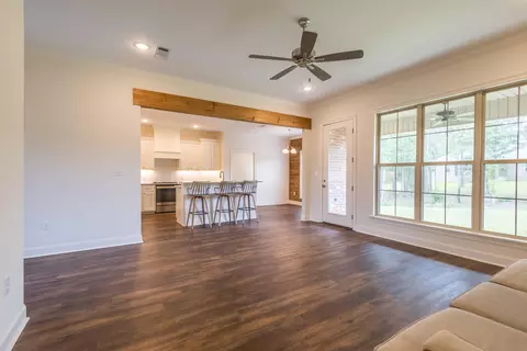 Living - 8 Silverstone, Petal, MS 39465 photo 2 of 3