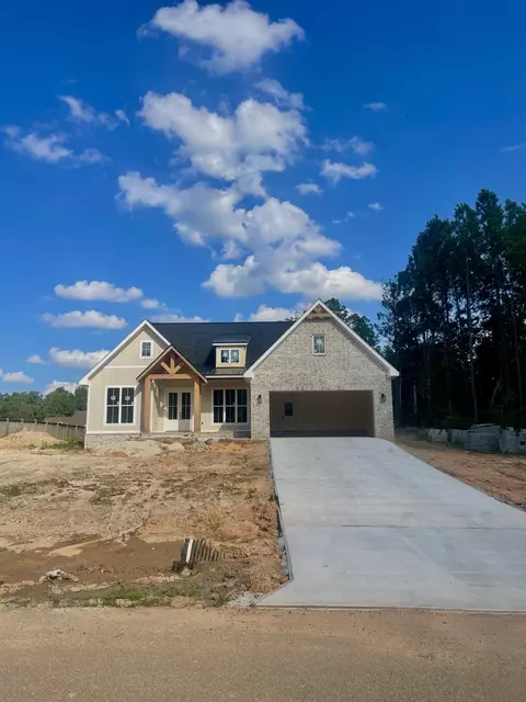 32 Redmont Dr, Sumrall, MS 39482