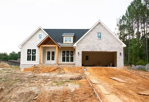 32 Redmont Dr, Sumrall, MS 39482