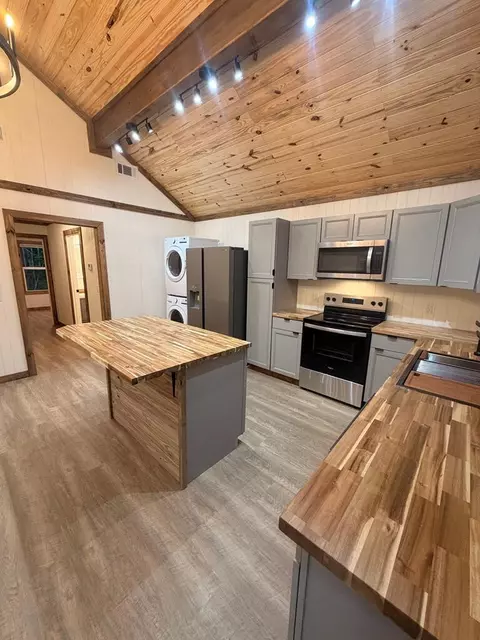Kitchen - 1167 Centerville, Soso, MS 39480 photo 2 of 5