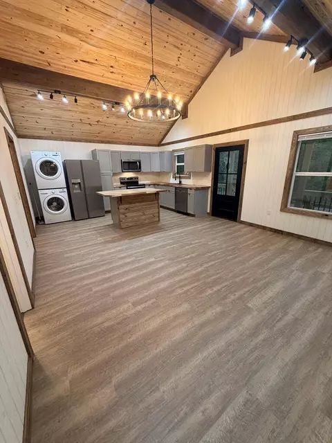 Kitchen - 1167 Centerville, Soso, MS 39480 photo 4 of 5
