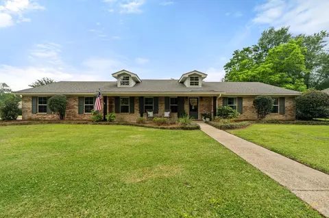 100 Greenwood Pl, Hattiesburg, MS 39402