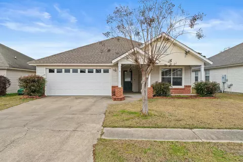 8 S Village Ln, Petal, MS 39465