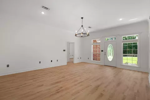 Living - 40 Eagle Loop, Purvis, MS 39475 photo 2 of 3