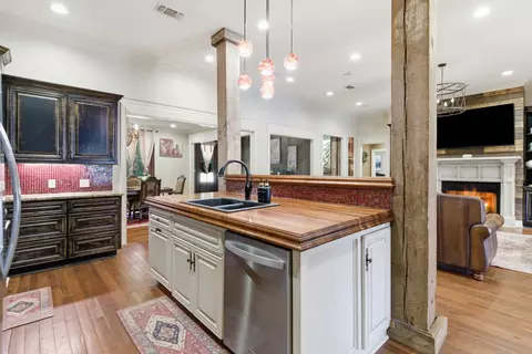 Kitchen - 123 Higgins, Sumrall, MS 39482 photo 5 of 8