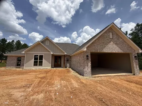 21 Redmont Dr, Sumrall, MS 39482