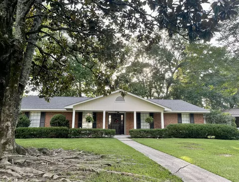 605 Woodland Hls, Hattiesburg, MS 39402