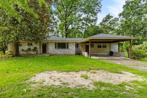 1112 Crescent Hill Dr, Laurel, MS 39440