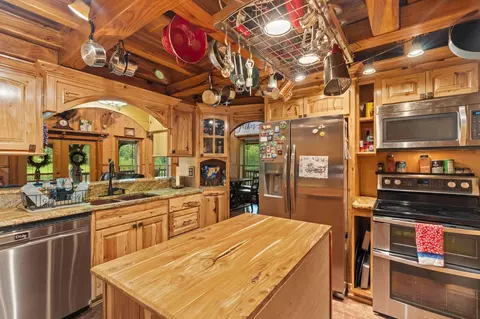 Kitchen - 115 N Slade Rd, Sumrall, MS 39482 photo 4 of 4