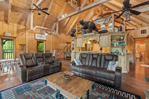 Living - 115 N Slade Rd, Sumrall, MS 39482 photo 2 of 4
