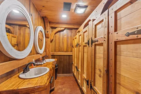 Bath - 115 N Slade Rd, Sumrall, MS 39482 photo 5 of 6