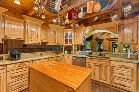 Kitchen - 115 N Slade Rd, Sumrall, MS 39482 photo 3 of 4