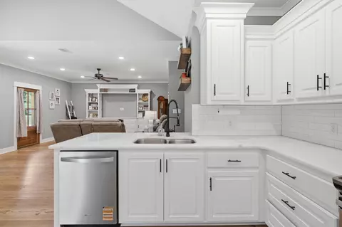 Kitchen - 4 Yawn Cir, Purvis, MS 39475 photo 3 of 4