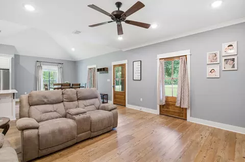 Entry Way - 4 Yawn Cir, Purvis, MS 39475 photo 1 of 5