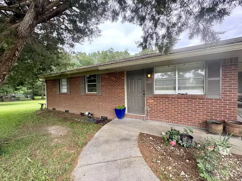 102 Circle Dr, Sumrall, MS 39482