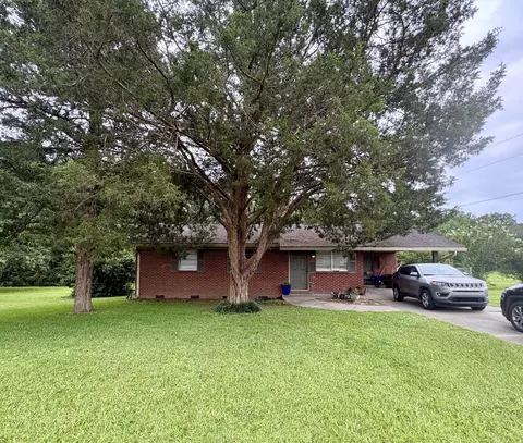 102 Circle Dr, Sumrall, MS 39482