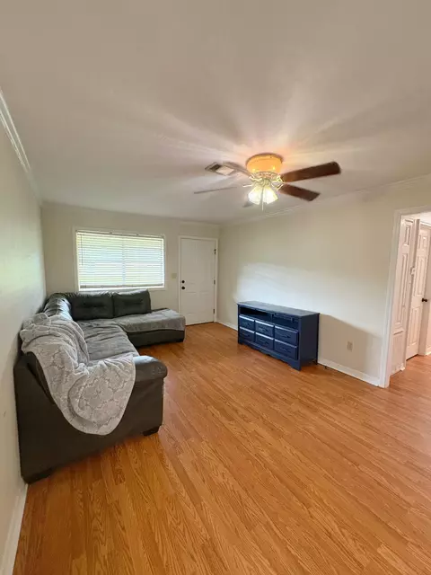 Living - 102 Circle Dr, Sumrall, MS 39482 photo 1 of 2