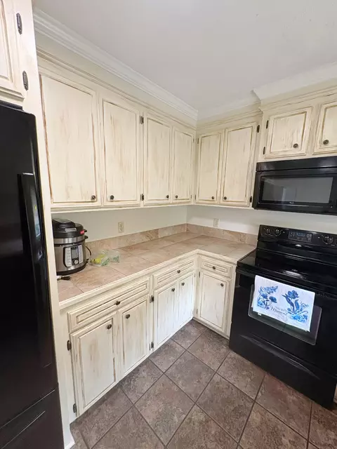Kitchen - 102 Circle Dr, Sumrall, MS 39482 photo 3 of 4