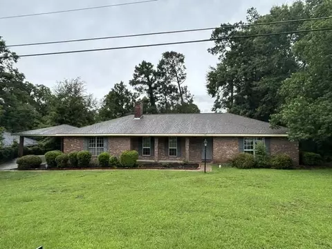 1106 Southeast, Hattiesburg, MS 39402