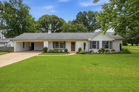 1106 4th Se St, Magee, MS 39111