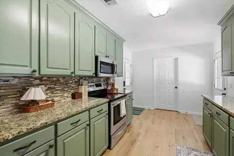 Kitchen - 1106 4th Se St, Magee, MS 39111 photo 2 of 4
