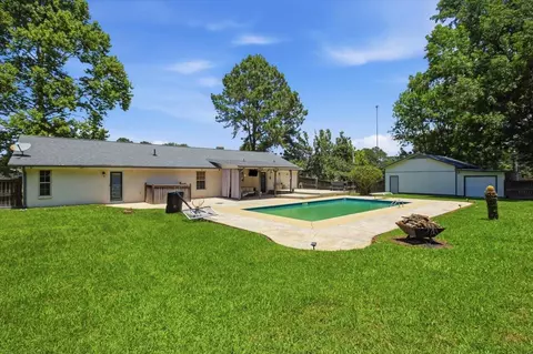 Exterior - 1106 4th Se St, Magee, MS 39111 photo 13 of 15