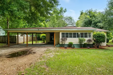303 Bay St, Purvis, MS 39475