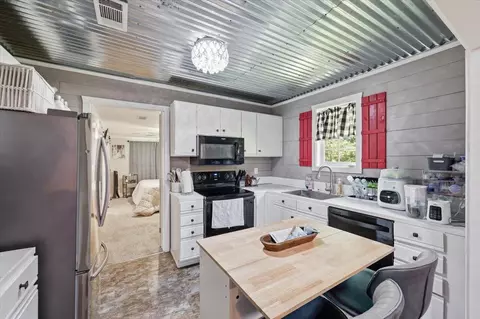 Kitchen - 205 3rd St, Mendenhall, MS 39114 photo 1 of 4