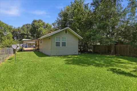 Exterior - 205 3rd St, Mendenhall, MS 39114 photo 4 of 6