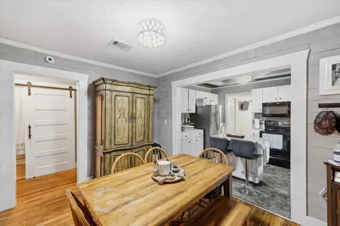 Dining - 205 3rd St, Mendenhall, MS 39114 photo 2 of 2