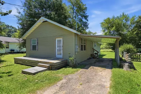 Exterior - 205 3rd St, Mendenhall, MS 39114 photo 1 of 6