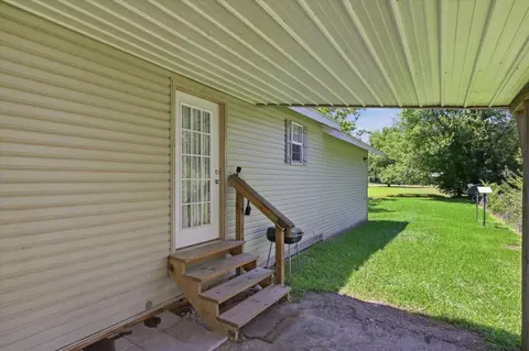 Exterior - 205 3rd St, Mendenhall, MS 39114 photo 3 of 6
