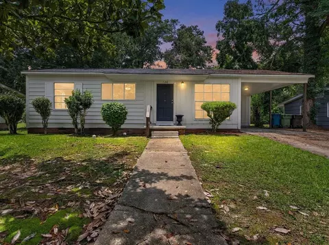 724 Northhill Dr, Hattiesburg, MS 39401