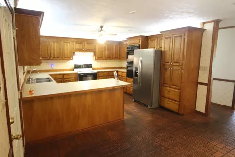 Kitchen - 2 Heritage Trl, Laurel, MS 39440 photo 1 of 3