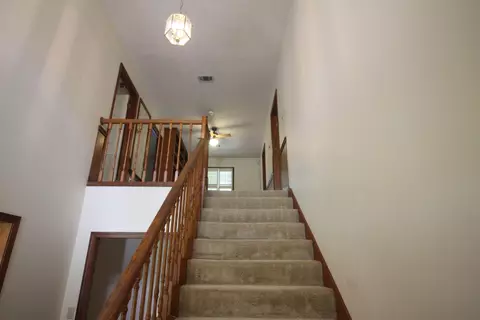 Entry Way - 2 Heritage Trl, Laurel, MS 39440 photo 1 of 2