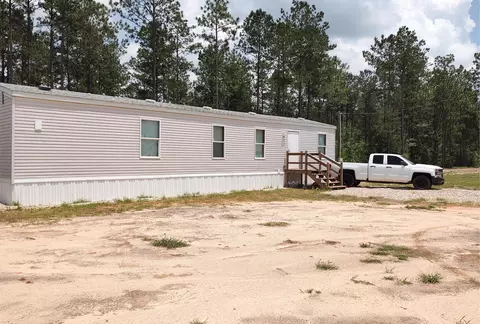 1090 Bilbo Rd, Lumberton, MS 39455
