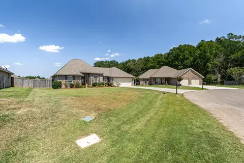 25 E Cherry St, Sumrall, MS 39482 photo 2